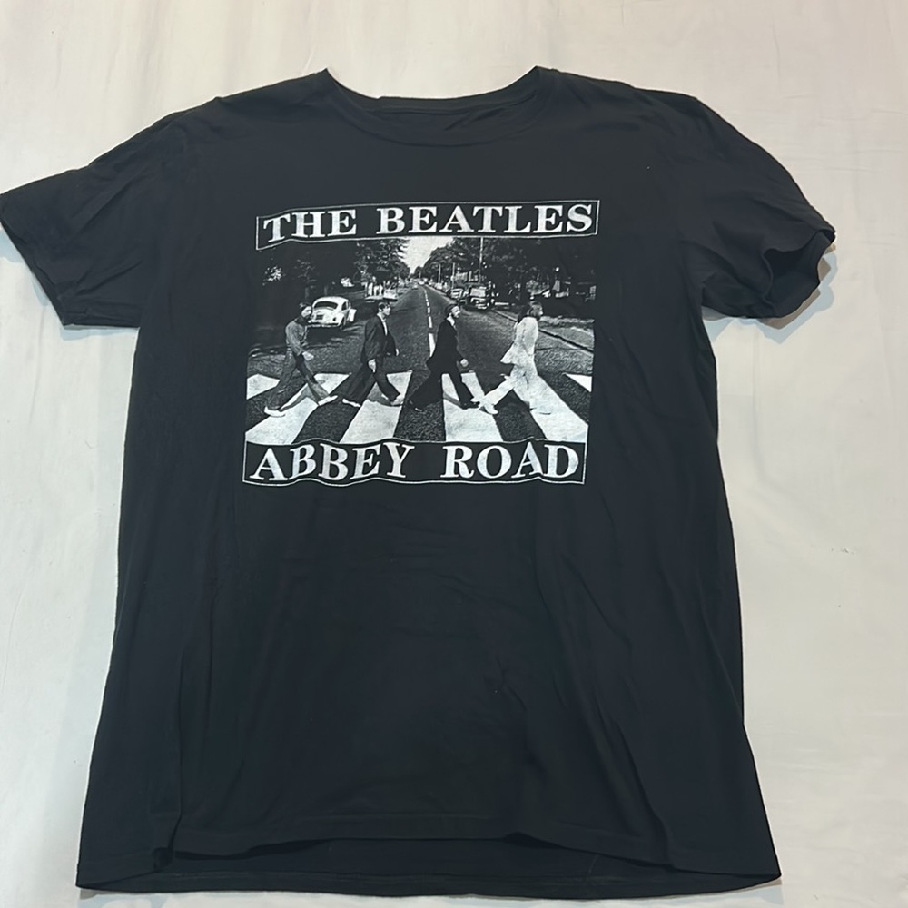 3 graphic tees